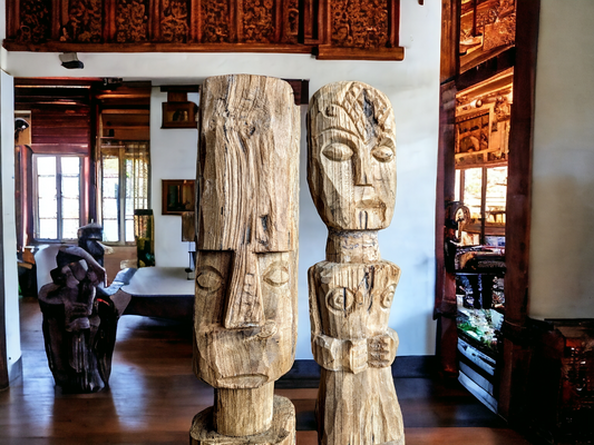 Duo de Totems bois de Timor ancien