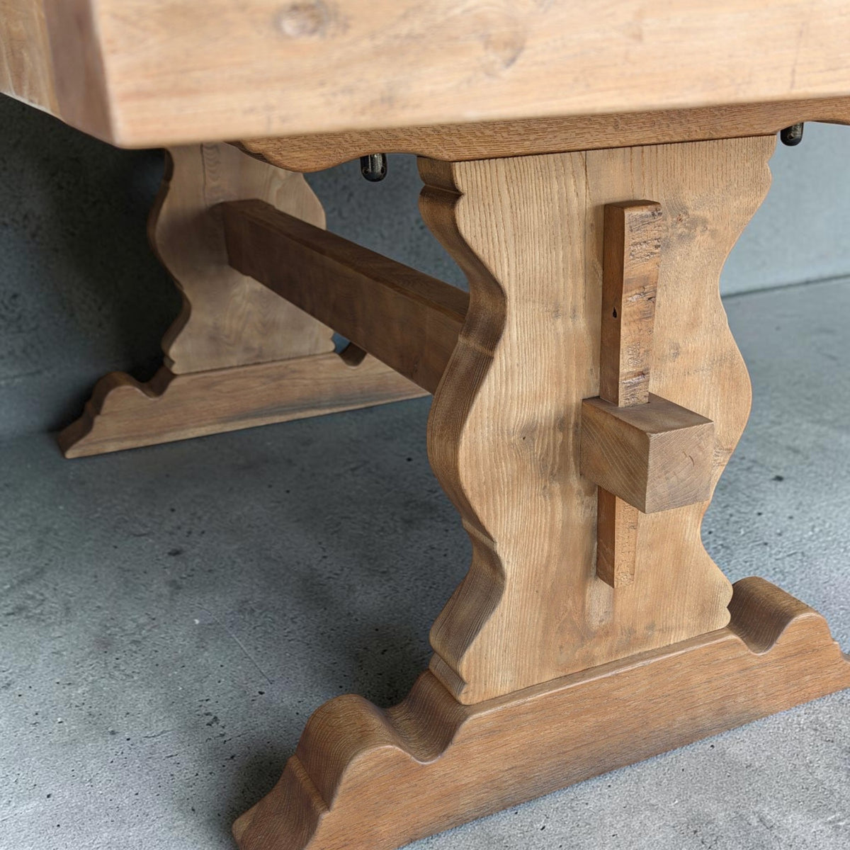 Table monastère en orme massif